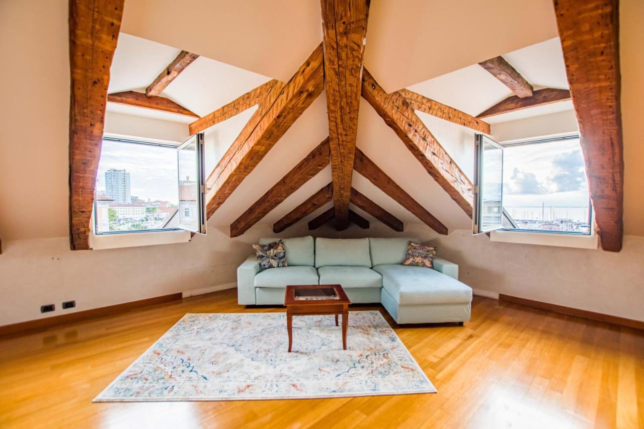 Panorama Loft Apartment ตรีเอสเต ภายนอก รูปภาพ